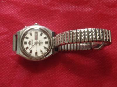 優雅與精準的融合 東方雙獅三星雙歷女式機械與石英腕表